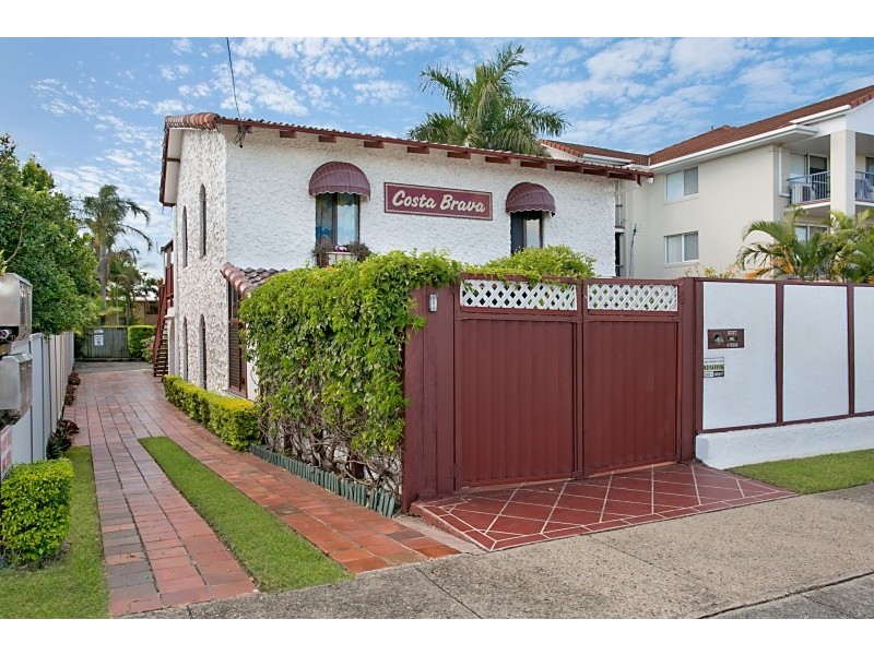 5 ‘Costa Brava’ 2315 Gold Coast Highway, Mermaid Beach QLD 4218
