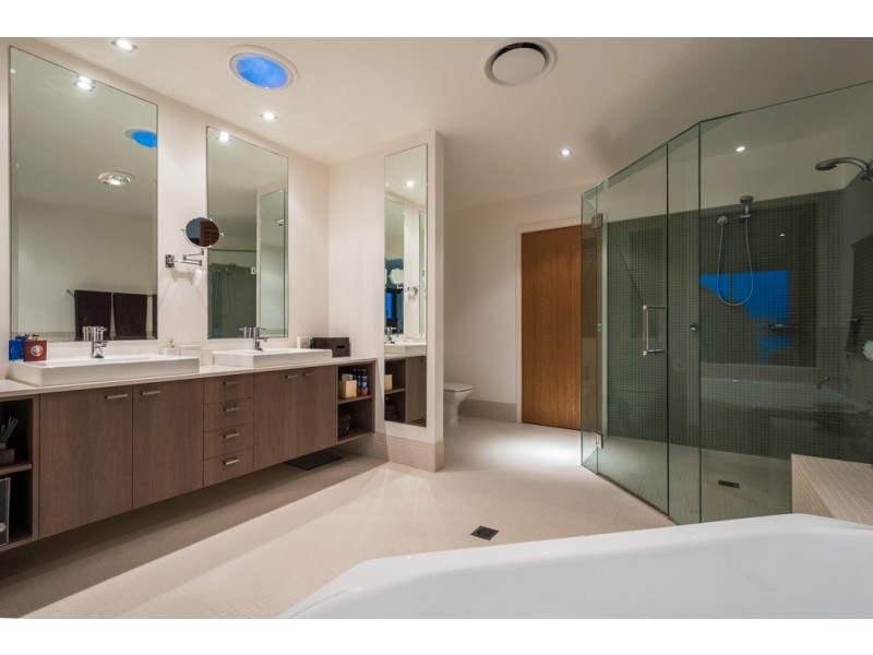 110 Sir Bruce Small Boulevard, Benowa Waters QLD 4217