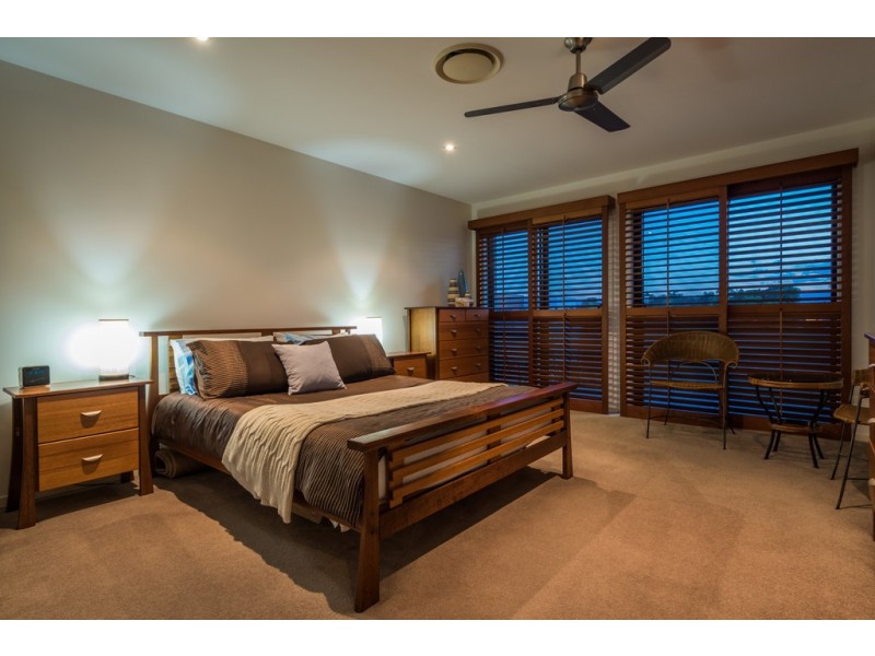 110 Sir Bruce Small Boulevard, Benowa Waters QLD 4217