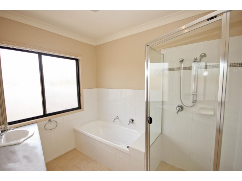 2/16 Twenty Seventh Ave, Palm Beach QLD 4221