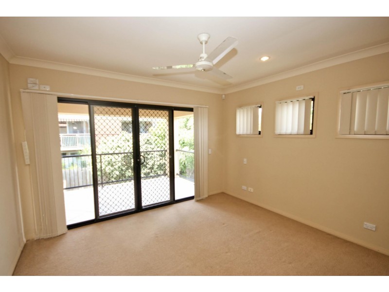 2/16 Twenty Seventh Ave, Palm Beach QLD 4221