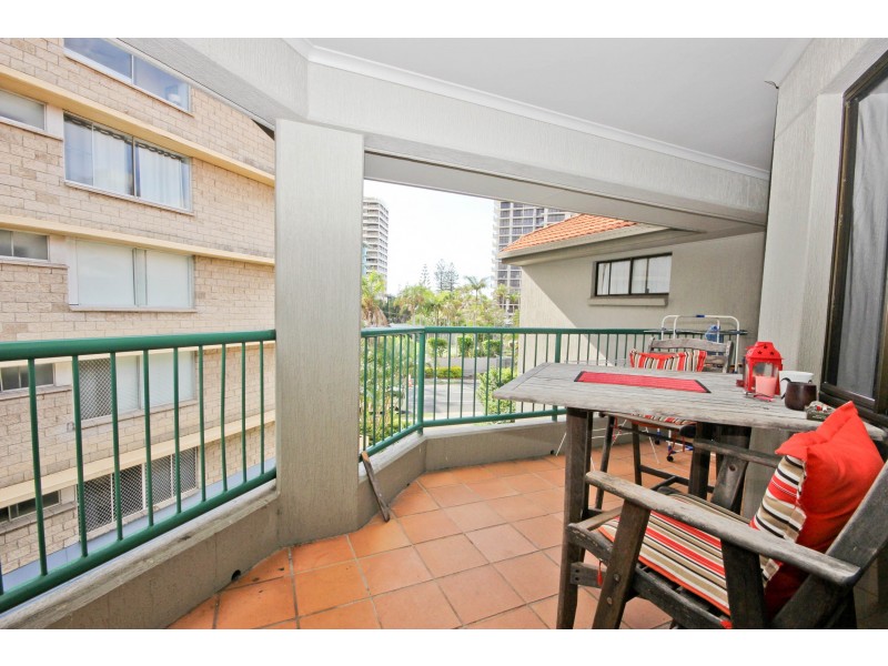 13 ‘Paradise Pearl’ 5 Old Burleigh Road, Surfers Paradise QLD 4217