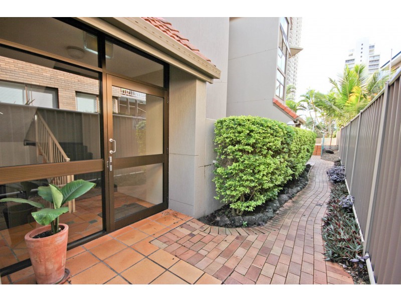 13 ‘Paradise Pearl’ 5 Old Burleigh Road, Surfers Paradise QLD 4217