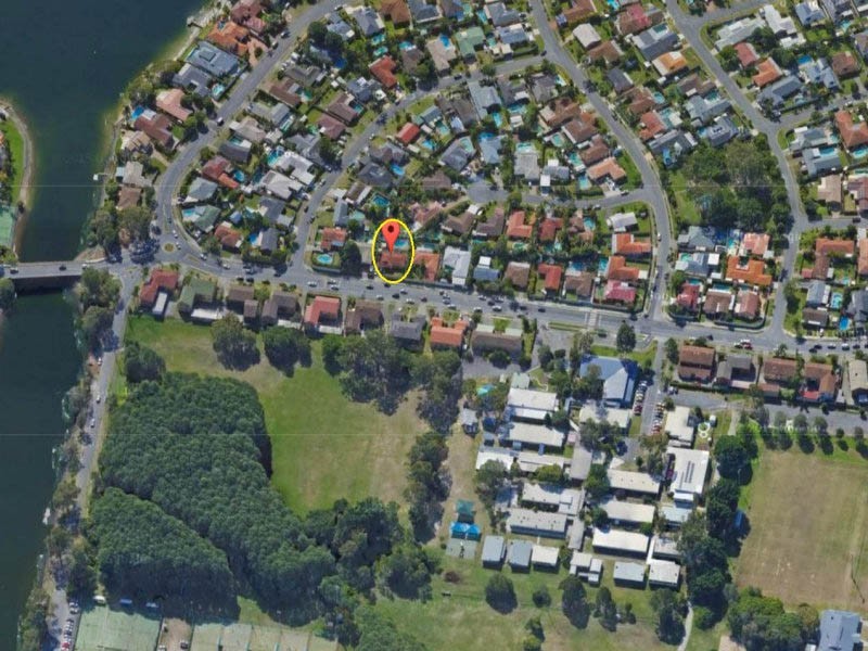 33 Oceanic Drive, Mermaid Waters QLD 4218