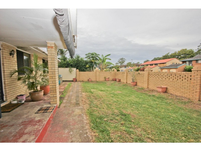 33 Oceanic Drive, Mermaid Waters QLD 4218