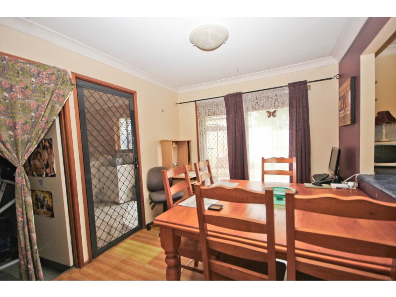 33 Oceanic Drive, Mermaid Waters QLD 4218