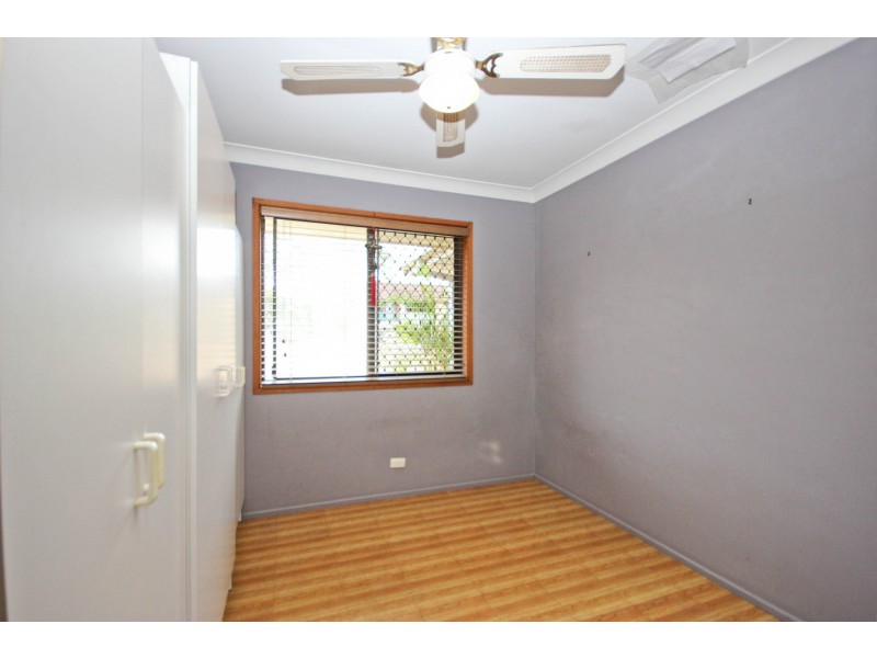 33 Oceanic Drive, Mermaid Waters QLD 4218