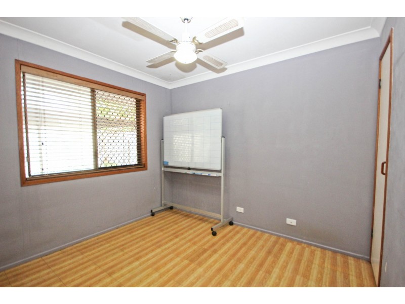 33 Oceanic Drive, Mermaid Waters QLD 4218