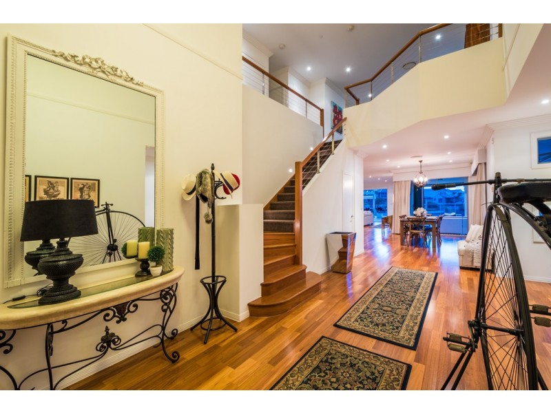 9 Kilkenny Court, Sorrento QLD 4217