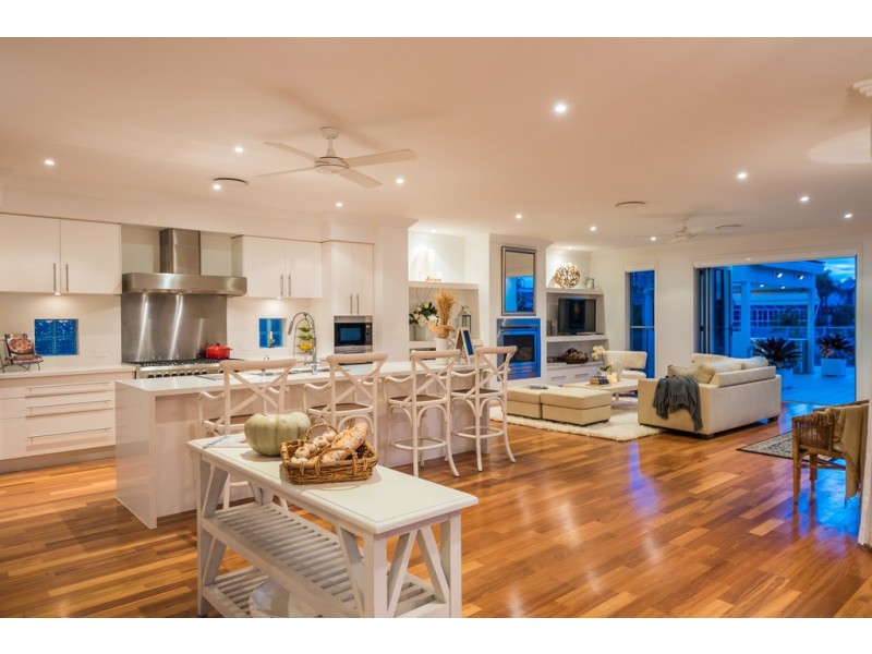9 Kilkenny Court, Sorrento QLD 4217