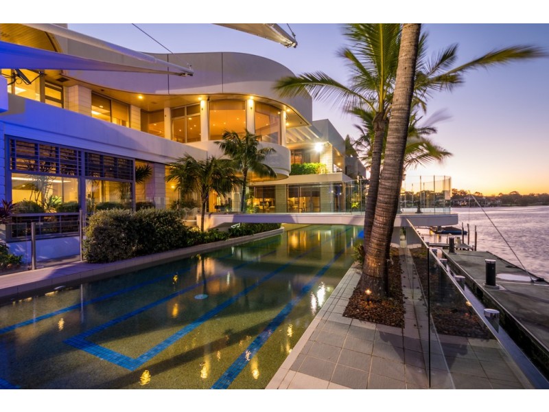 18-20 Southern Cross Drive, Surfers Paradise QLD 4217