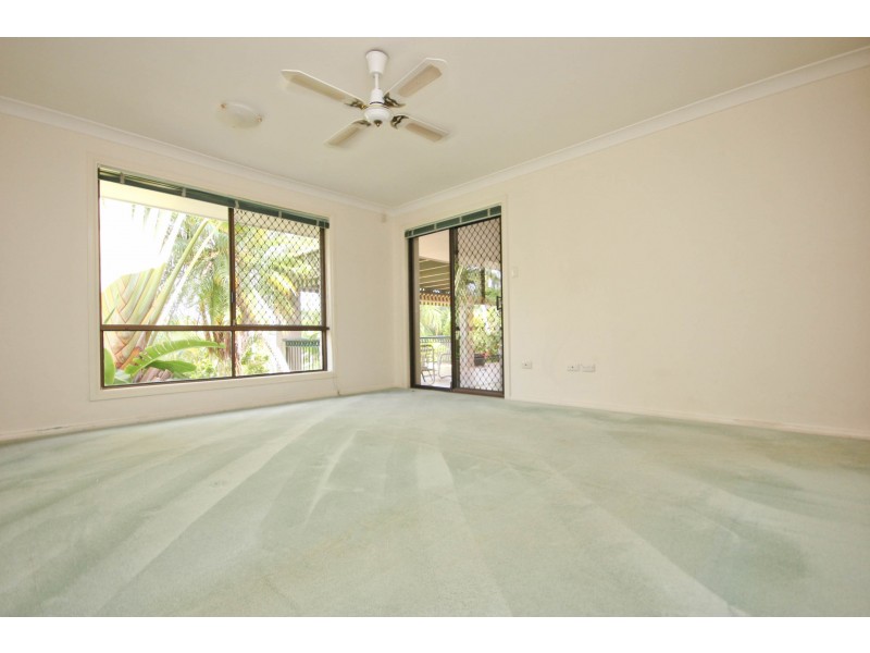 12 Argyle Crescent, Bundall QLD 4217