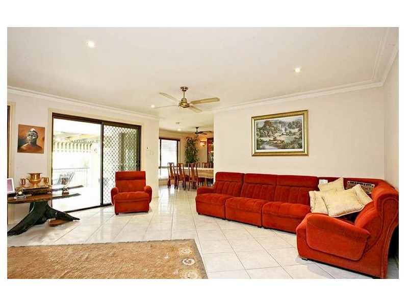 12 Argyle Crescent, Bundall QLD 4217