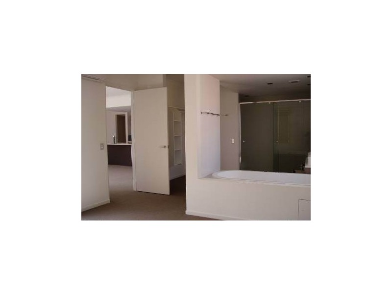 48/3030 The Boulevard, Carrara QLD 4211