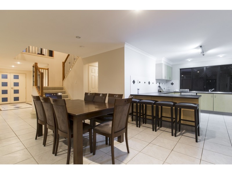 27 Parkwater Terrace, Helensvale QLD 4212