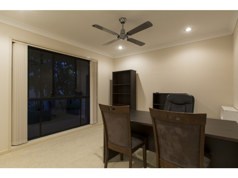 27 Parkwater Terrace, Helensvale QLD 4212