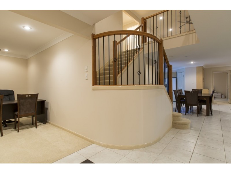 27 Parkwater Terrace, Helensvale QLD 4212