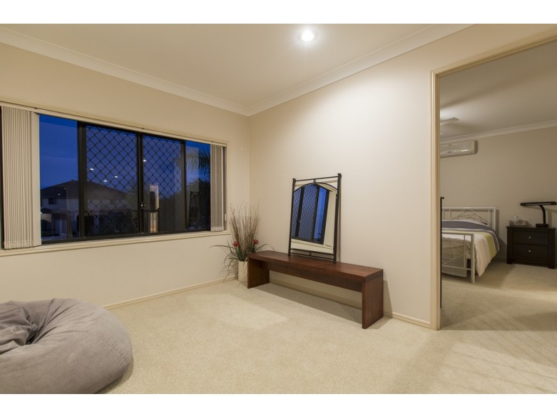 27 Parkwater Terrace, Helensvale QLD 4212