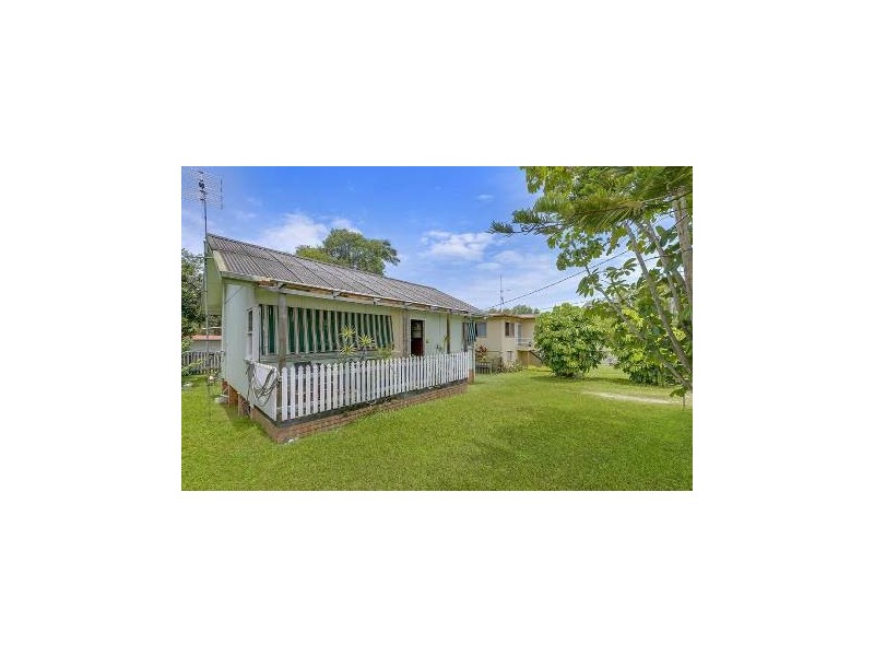 16 Alicia St, Southport QLD 4215