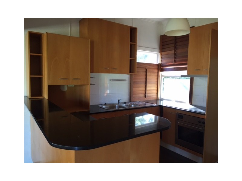 16 Alicia St, Southport QLD 4215