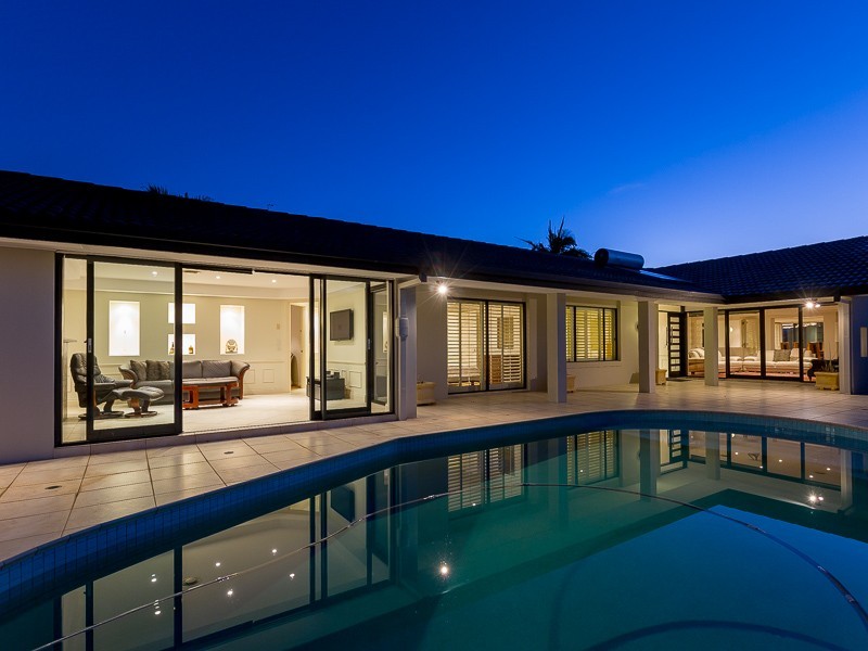 14 Conifer Crescent, Broadbeach Waters QLD 4218