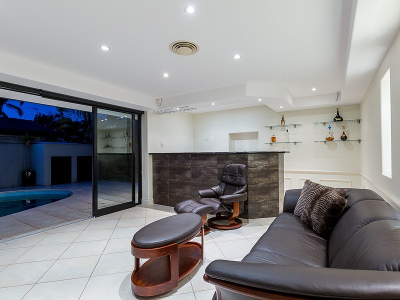 14 Conifer Crescent, Broadbeach Waters QLD 4218