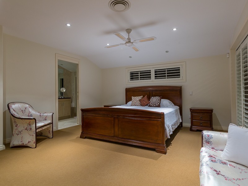 14 Conifer Crescent, Broadbeach Waters QLD 4218