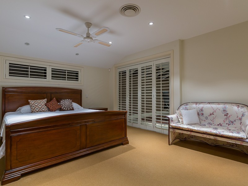 14 Conifer Crescent, Broadbeach Waters QLD 4218