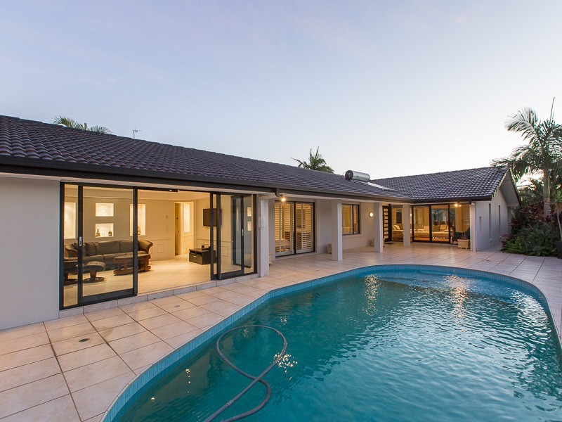 14 Conifer Crescent, Broadbeach Waters QLD 4218