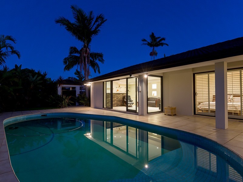 14 Conifer Crescent, Broadbeach Waters QLD 4218