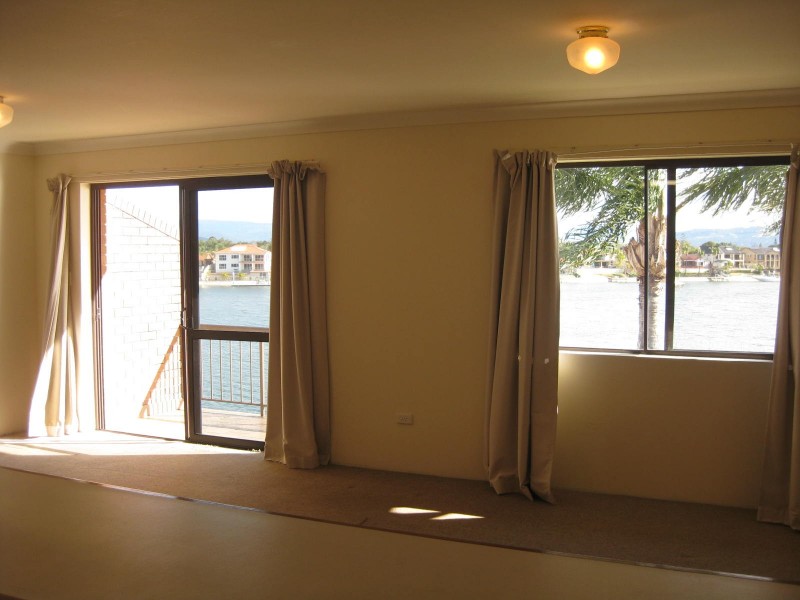 12/33 Duet Dr, Mermaid Waters QLD 4218
