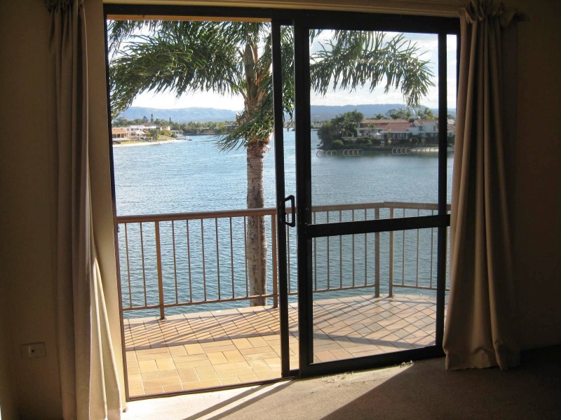 12/33 Duet Dr, Mermaid Waters QLD 4218
