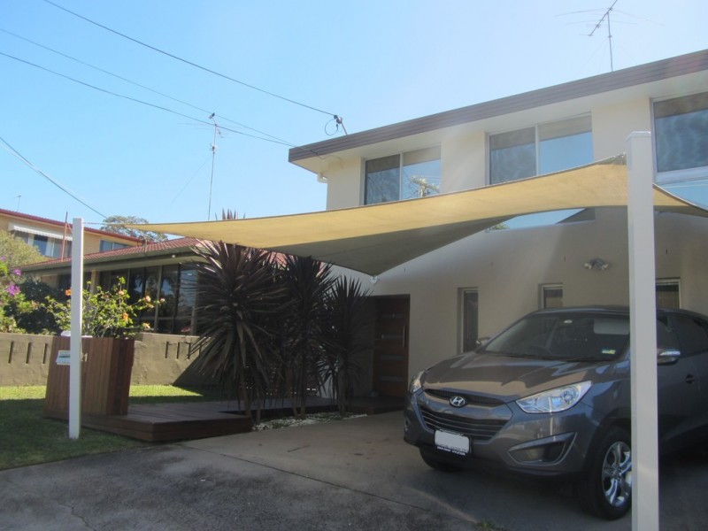 21 Raymond Ave, Bundall QLD 4217