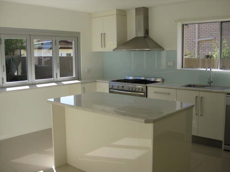 21 Raymond Ave, Bundall QLD 4217