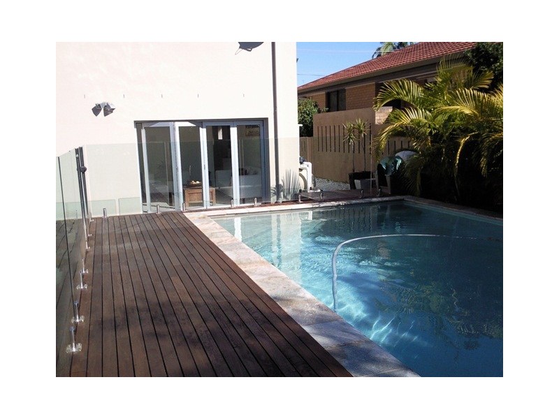 21 Raymond Ave, Bundall QLD 4217