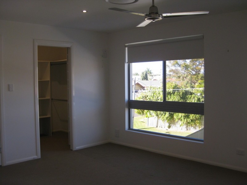 21 Raymond Ave, Bundall QLD 4217