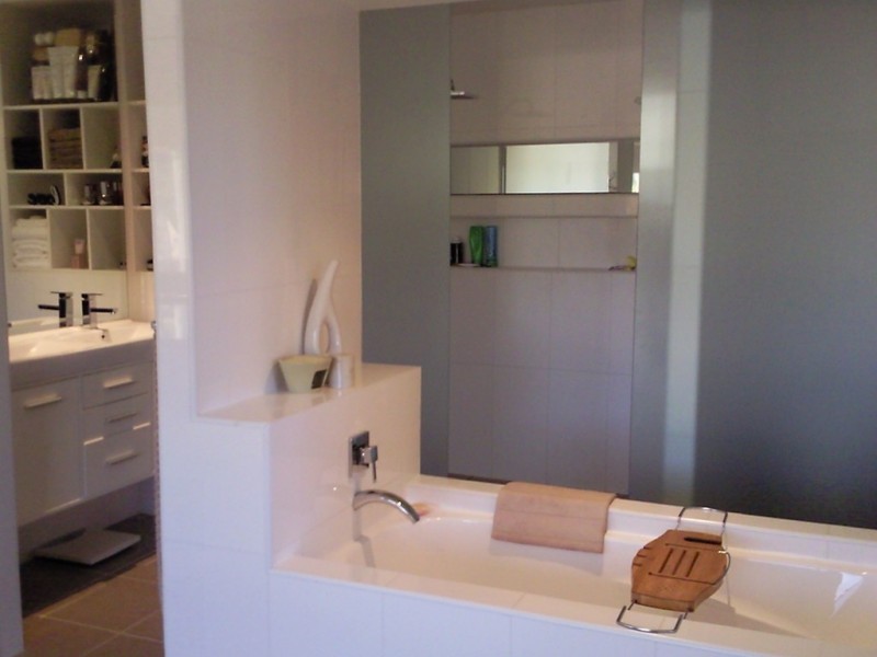 21 Raymond Ave, Bundall QLD 4217