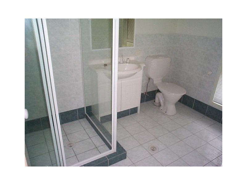 10 Royal court, Ashmore QLD 4214