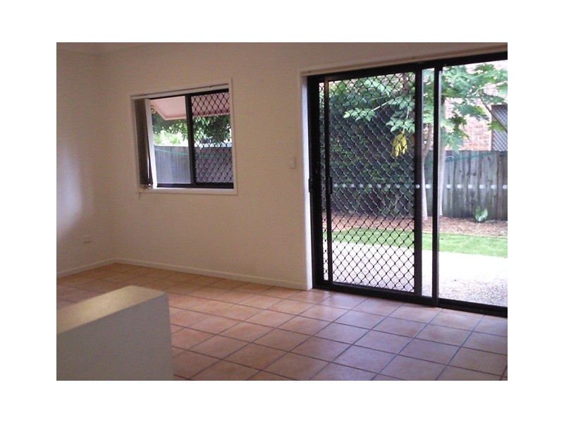 3/8 St Kilda Ave, Broadbeach QLD 4218