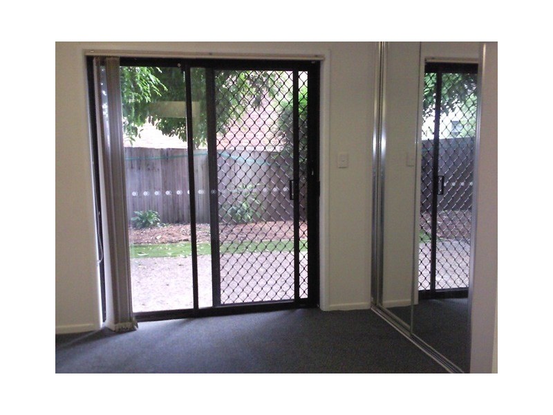 3/8 St Kilda Ave, Broadbeach QLD 4218