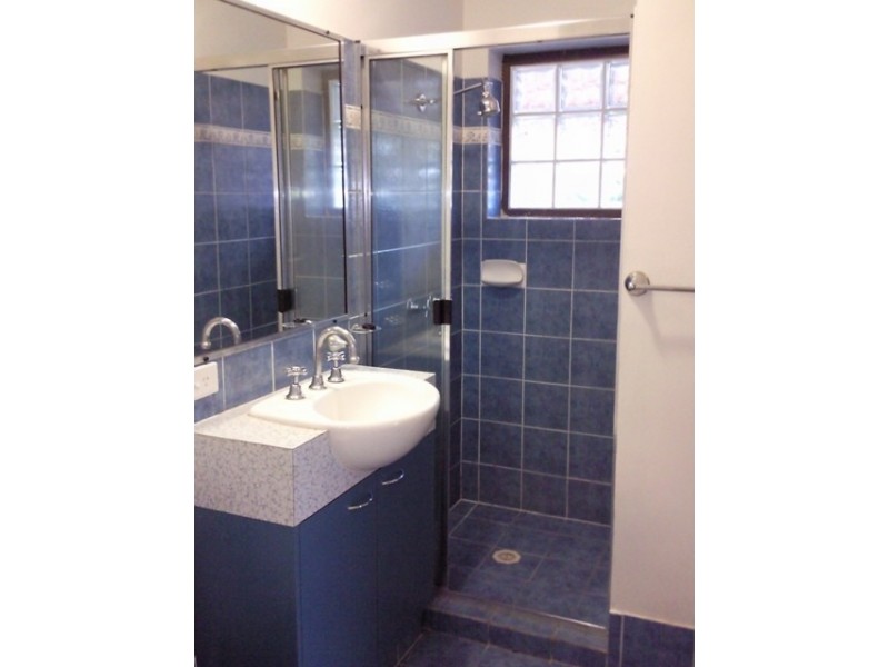 3/8 St Kilda Ave, Broadbeach QLD 4218