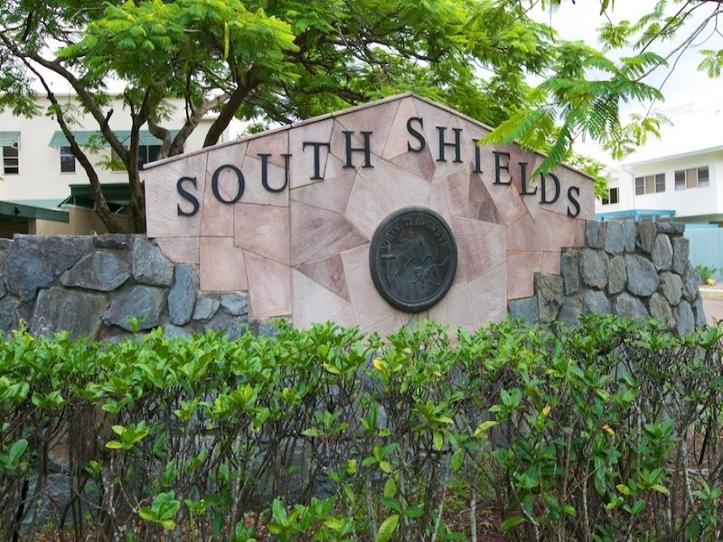 2110 South Shields “Royal Pines”, Benowa QLD 4217