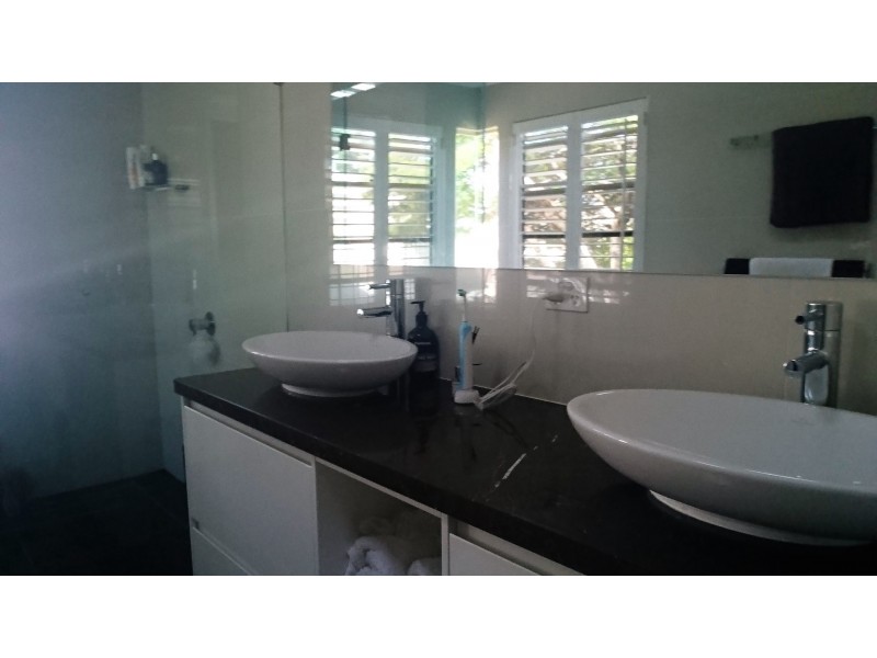 2110 South Shields “Royal Pines”, Benowa QLD 4217