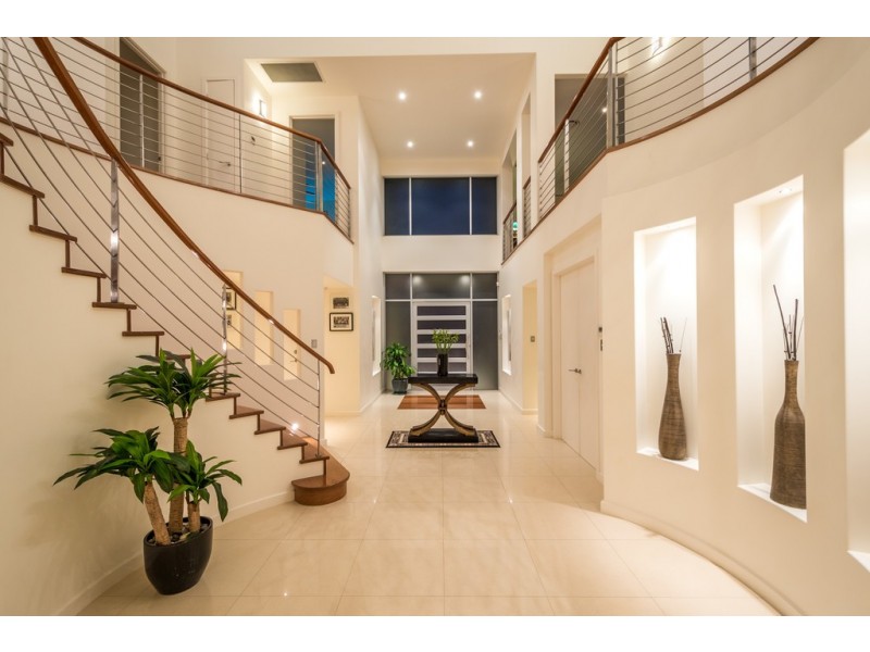 46 Bollard Circuit, Clear Island Waters QLD 4226