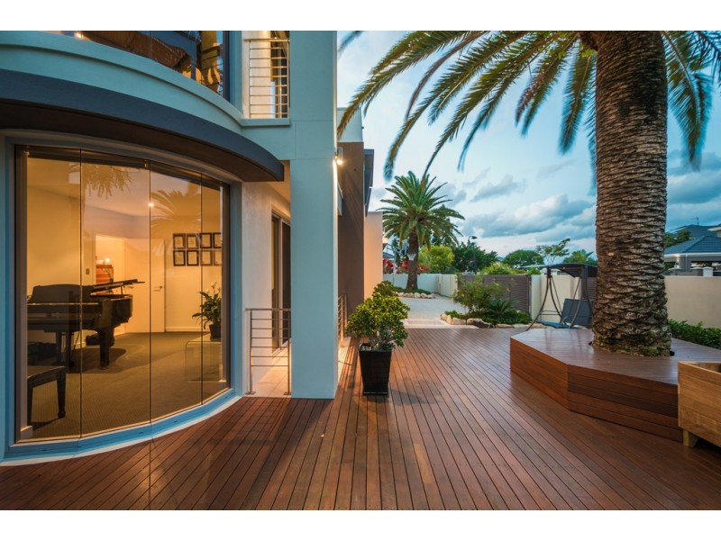 46 Bollard Circuit, Clear Island Waters QLD 4226