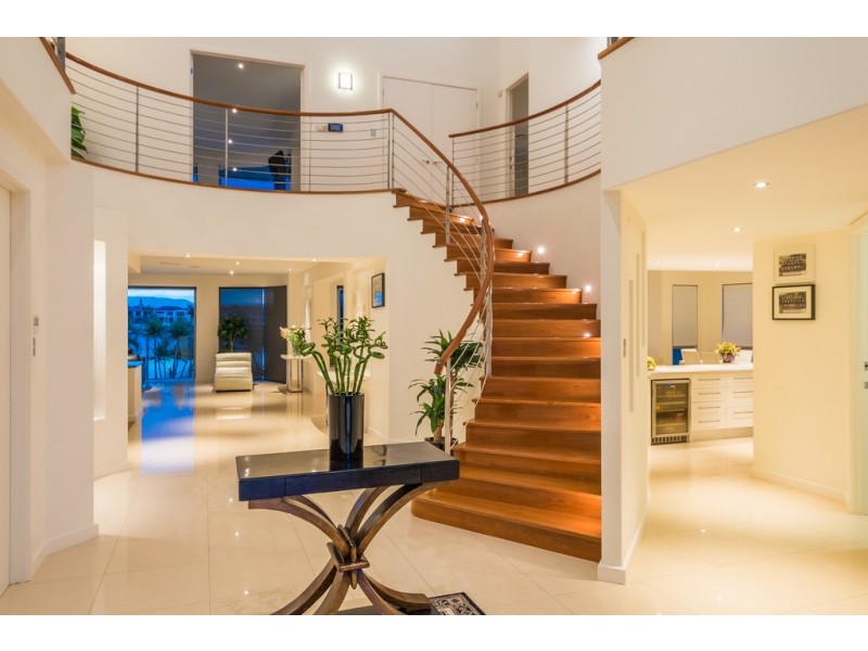 46 Bollard Circuit, Clear Island Waters QLD 4226
