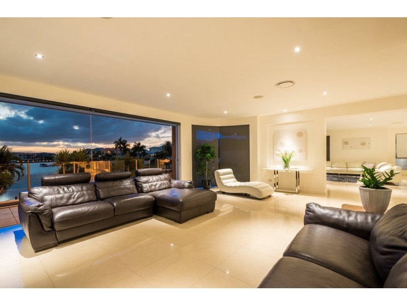 46 Bollard Circuit, Clear Island Waters QLD 4226