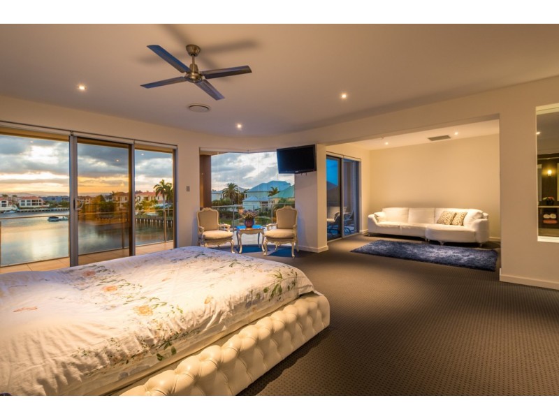 46 Bollard Circuit, Clear Island Waters QLD 4226