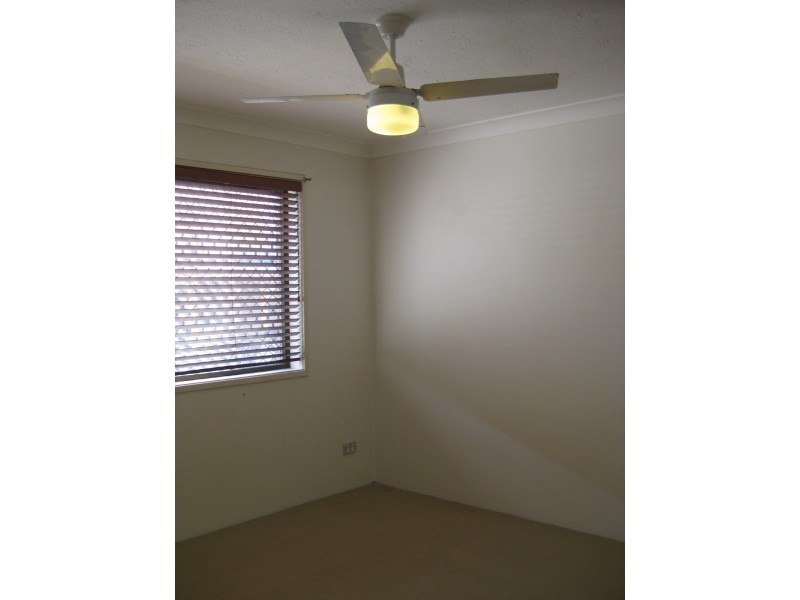 2/14 Peerless Ave, Mermaid Beach QLD 4218