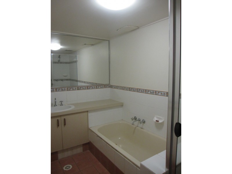 2/14 Peerless Ave, Mermaid Beach QLD 4218